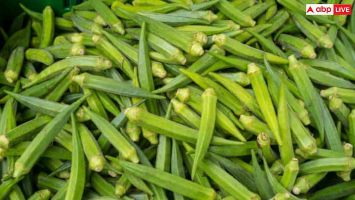 Controls Blood Sugar: Okra benefits the body by helping to control blood sugar levels. It has a very low glycemic index as well as soluble fiber. Which helps reduce the absorption of sugar into the blood.