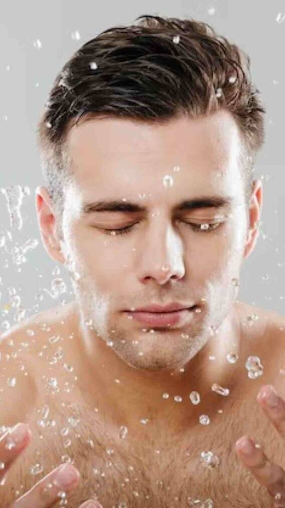 नहाते वक्त मुंह में भर लें पानी, होगा यह फायदा