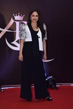 Anees Bazmee 45 Years Celebration: गोविंदा संग खिलखिलाईं सुष्मिता सेन, ऑफ शोल्डर गाउन में छाईं मल्लिका शेरावत, देखें तस्वीरें