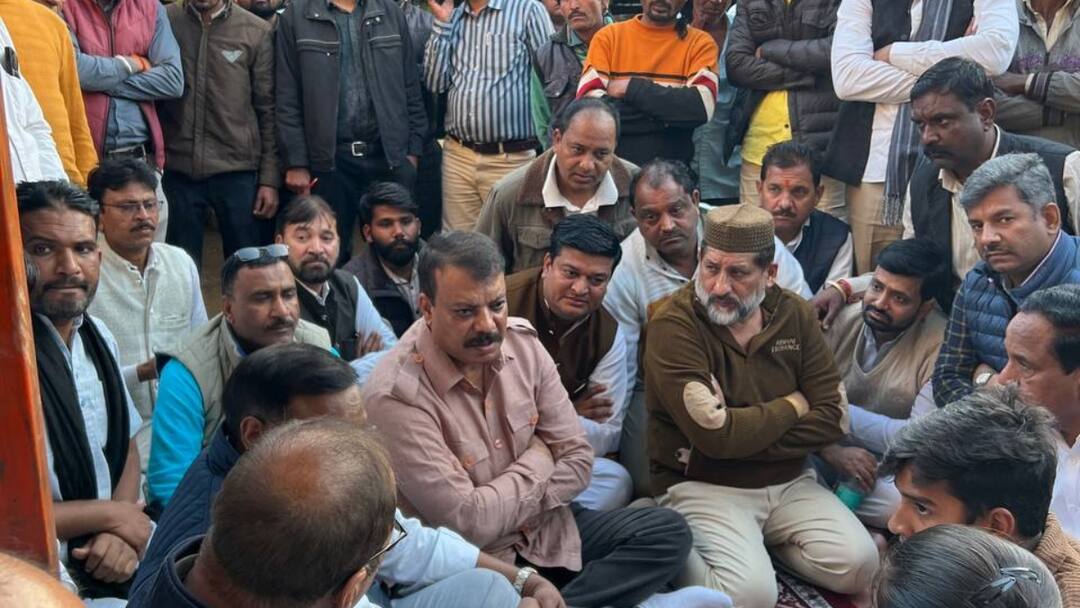 कांग्रेस के आंदोलन से पहले विधायक दल की बैठक बुलाई, शीतकालीन सत्र को लेकर रणनीति तैयार Bhopal Congress meeting ahead of Protest for MP Assembly Winter Session ANN कांग्रेस के आंदोलन से पहले विधायक दल की बैठक बुलाई, शीतकालीन सत्र को लेकर रणनीति तैयार