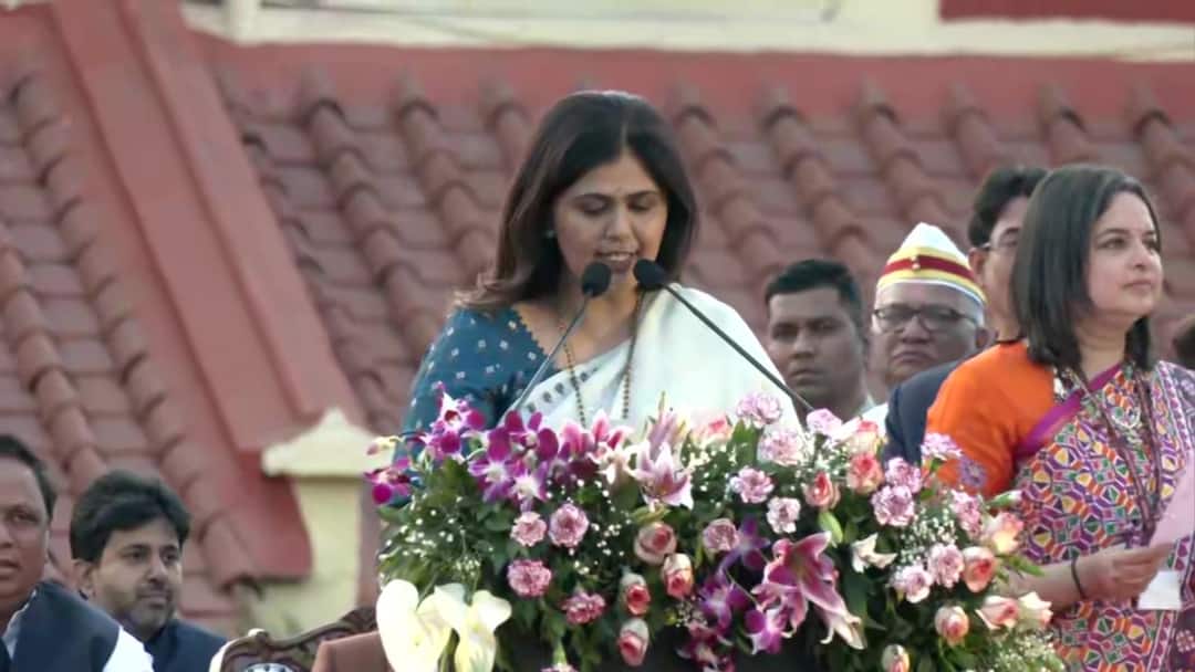 Maharashtra Cabinet Expansion: Pankaja Munde, Nitesh Rane Among 19 BJP Leaders Take Oath, 11 From Sena & 9 From NCP Maharashtra Cabinet Expansion oath raj bhavan nagpur BJP devendra fadnavis shiv sena eknath shinde NCP ajit pawar Maharashtra Cabinet Expansion: Pankaja Munde, Nitesh Rane Among 19 BJP Leaders Take Oath, 11 From Sena & 9 From NCP