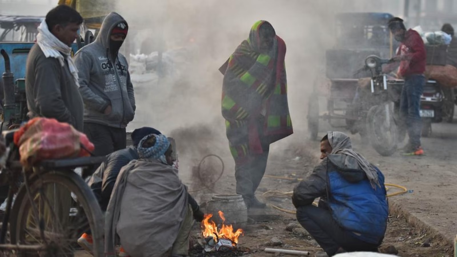 UP Weather: यूपी में पड़ने लगी हाड़ कंपाने वाली सर्दी, मौसम विभाग ने दी चेतावनी