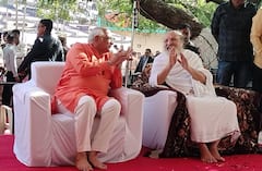 CM ભૂપેંદ્ર પટેલ ગધેથડ ગાયત્રી આશ્રમ ખાતે ગુરુપૂજન કાર્યક્રમમાં સહભાગી થયા