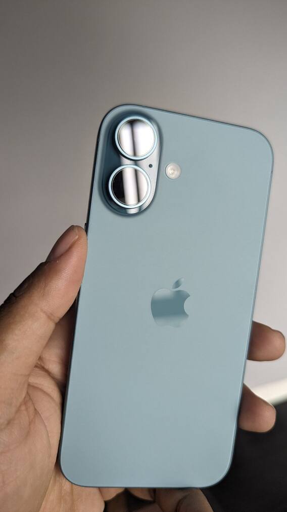 दूसरे देशों से अलग क्यों होता है अमेरिका में मिलने वाला iPhone?