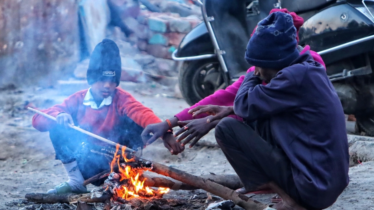 Delhi Weather: दिल्ली में कब शुरू होगी शीतलहर? 5 डिग्री के नीचे पहुंचा पारा, आबोहवा फिर बहुत खराब 