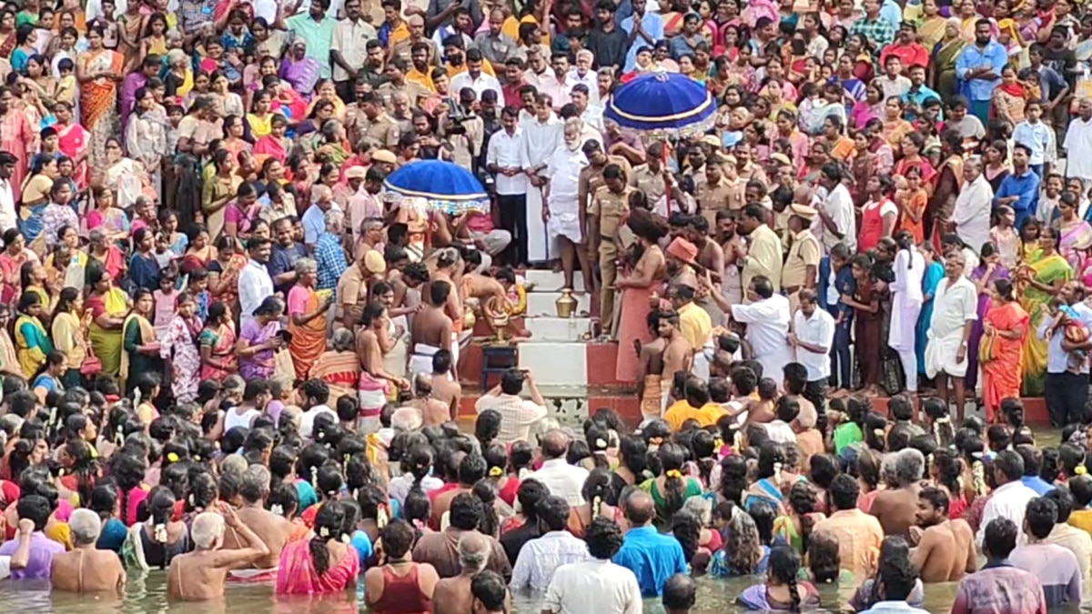 குத்தாலம் காவிரிக்கரையில் தீர்த்தவாரி - பக்தி பரவசத்தில் பக்தர்கள் புனித நீராடல்..!