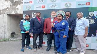 தேசிய அளவிலான உறைவாள் போட்டி...பதக்கம் வென்று தஞ்சை மாணவி அசத்தல்