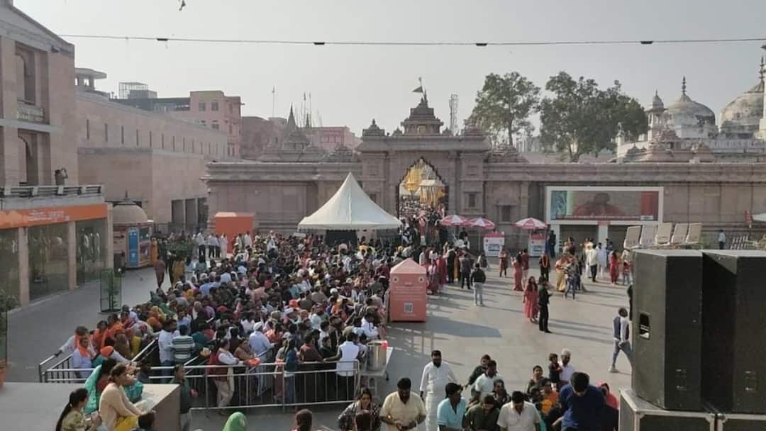 काशी विश्वनाथ के 3 वर्ष पूरे, 2021 से अब तक पहुंचने वाले श्रद्धालुओं की संख्या जानकर हो जाएंगे हैरान UP Kashi Vishwanath 3 Years have passed since inauguration 19 crore devotees visited till date ANN काशी विश्वनाथ के 3 वर्ष पूरे, 2021 से अब तक पहुंचने वाले श्रद्धालुओं की संख्या जानकर हो जाएंगे हैरान