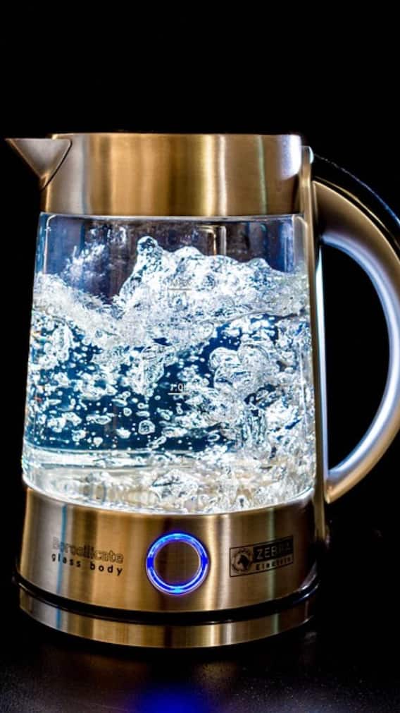 कैसे मिनटों में पानी गर्म कर देता है Instant Geyser!