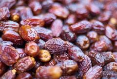 શિયાળામાં ખજૂર ખાવાથી થાય છે આ ગજબના ફાયદાઓ, જાણો એક દિવસમાં કેટલી ખાવી ?