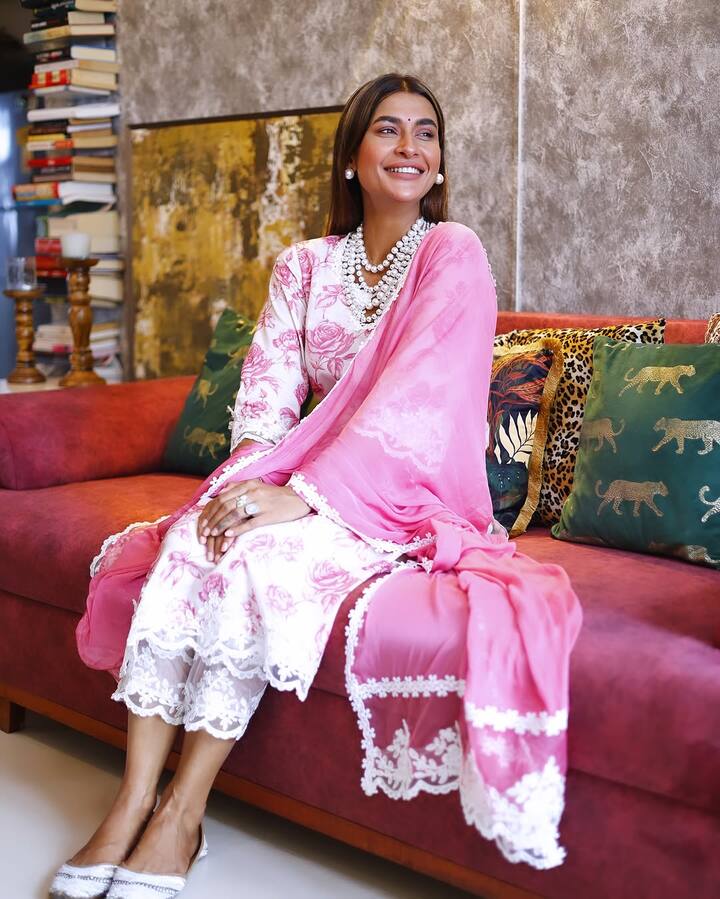 पवित्रा पुनिया ने आगे कहा 'ऐसे ही किसी भी मुस्लमान को ये हक नहीं की वो हिन्दू लड़की का धर्म परिवर्तन कराए.”