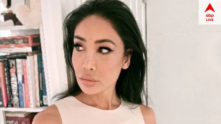 ব্রিটিশ মডেল অভিনেত্রী সোফি হায়াতের সঙ্গে সম্পর্কের কানাঘুষো শোনা গিয়েছিল ভারত অধিনায়ক রোহিত শর্মার। হিটম্য়ানের কেরিয়ারের শুরুর দিকে দুজনকে একসঙ্গে দেখা গিয়েছিল বিভিন্ন জায়গায়।