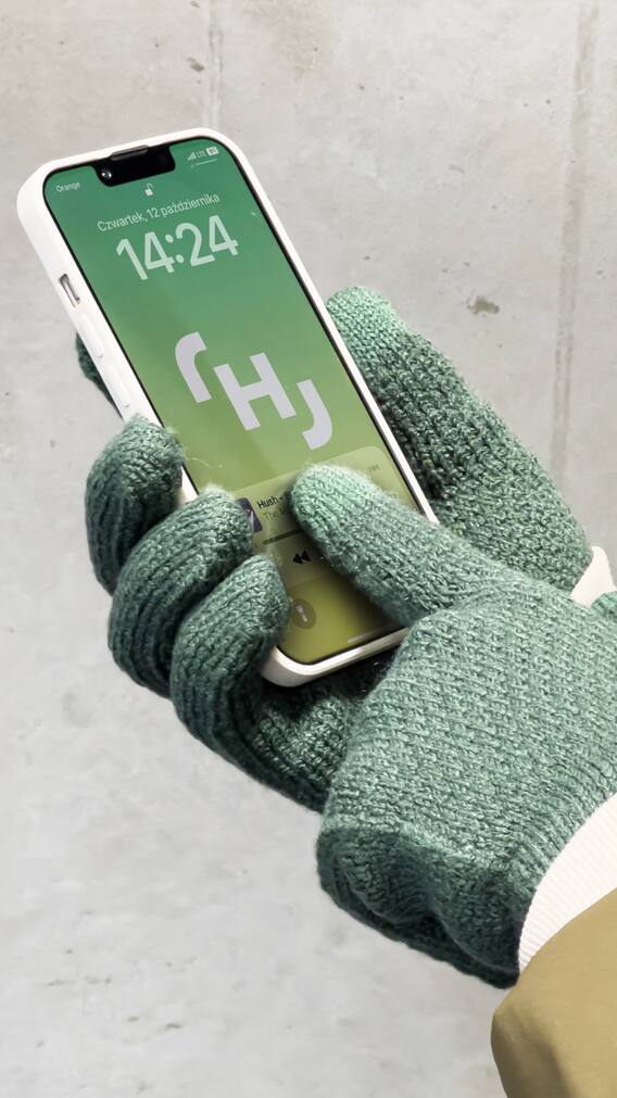 कड़कड़ाती सर्दी में ग्लव्स पहनकर भी चला पाएंगे फोन, बस ऑन करनी है ये सेटिंग