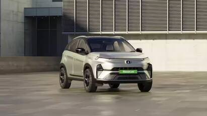 some best electric car have big discount on this december 2024 with tata nexon and mahindra cars આ તારીખથી કાર ખરીદવી થઇ જશે મોંઘી, હાલમાં અહીં આ EVs પર મળી રહ્યું છે ભારેખમ ડિસ્કાઉન્ટ