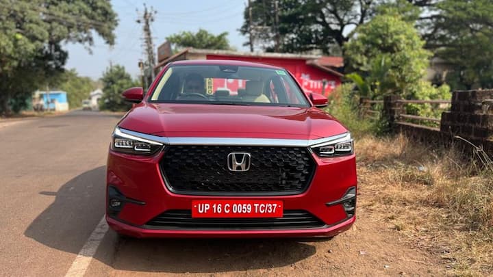 ভারতের বাজারে সম্প্রতি লঞ্চ হয়েছে হোন্ডার নয়া অ্যামেজ সংস্করণ। এই গাড়ির দাম শুরু হয়েছে ৮ লক্ষ টাকা থেকে।