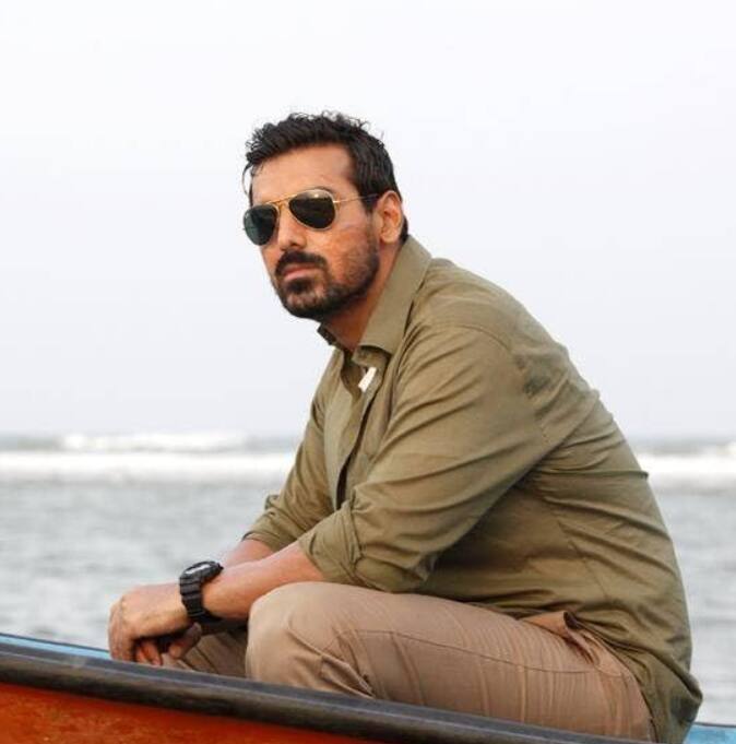 दरअस जॉन अब्राहम ने रणवीर अल्लाहबादिया के पॉडकास्ट में पान मसाला एड ना करने को लेकर बात की थी. एक्टर ने कहा था कि वो जो रीयल लाइफ में खाते-पीते हैं, उसी का एड करते हैं