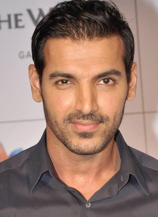 वेदा एक्टर ने कहा था कि वह लोगों के लिए वैसे ही हैं जैसे वह असल जिंदगी में हैं.  उन्होंने कहा कि वह अन्य अभिनेताओं की तरह नहीं कर सकते जो एक तरफ हेल्दी लाइफ स्टाइल जीने की बात करते हैं लेकिन एक तंबाकू ब्रांड का प्रमोशन करते हैं.