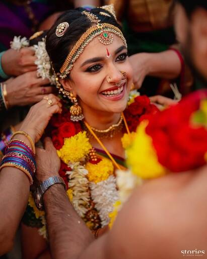 Keerthy Suresh Wedding: கீர்த்தியின் திருமணத்தின் புடவையில் கலக்கிய த்ரிஷா! பொண்டாட்டியோடு போஸ் கொடுத்த அட்லீ  - வைரல் போட்டோ!