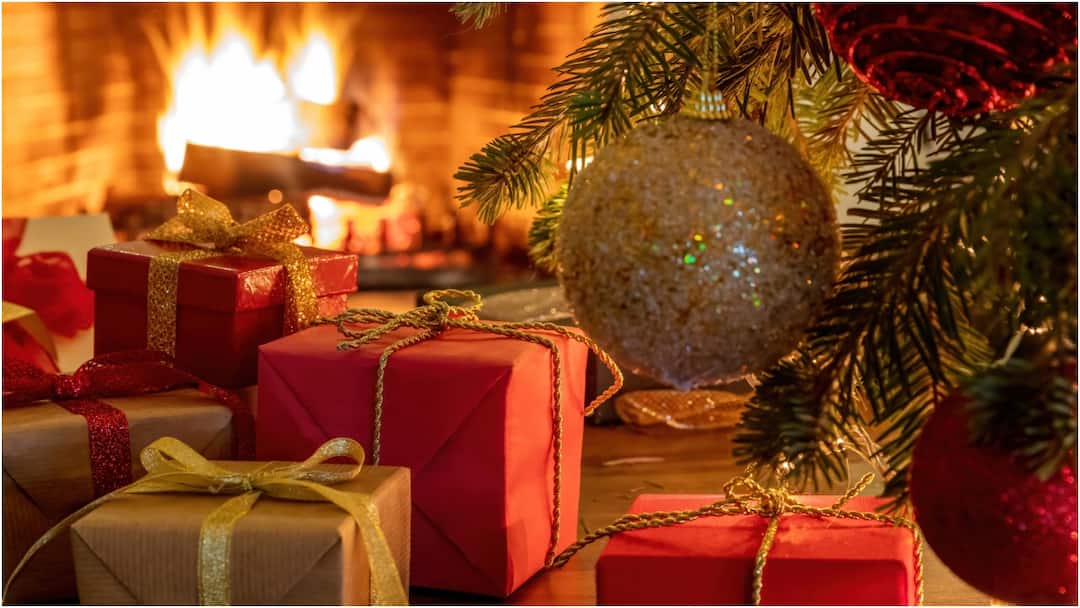 New Year Gift flagship models from realme motorola iqoo New Year Gift: નવા વર્ષ પર મિત્રોને આપવા માંગો છો ફ્લેગશિપ ફોન? આ ફોન છે શાનદાર ઓપ્શન