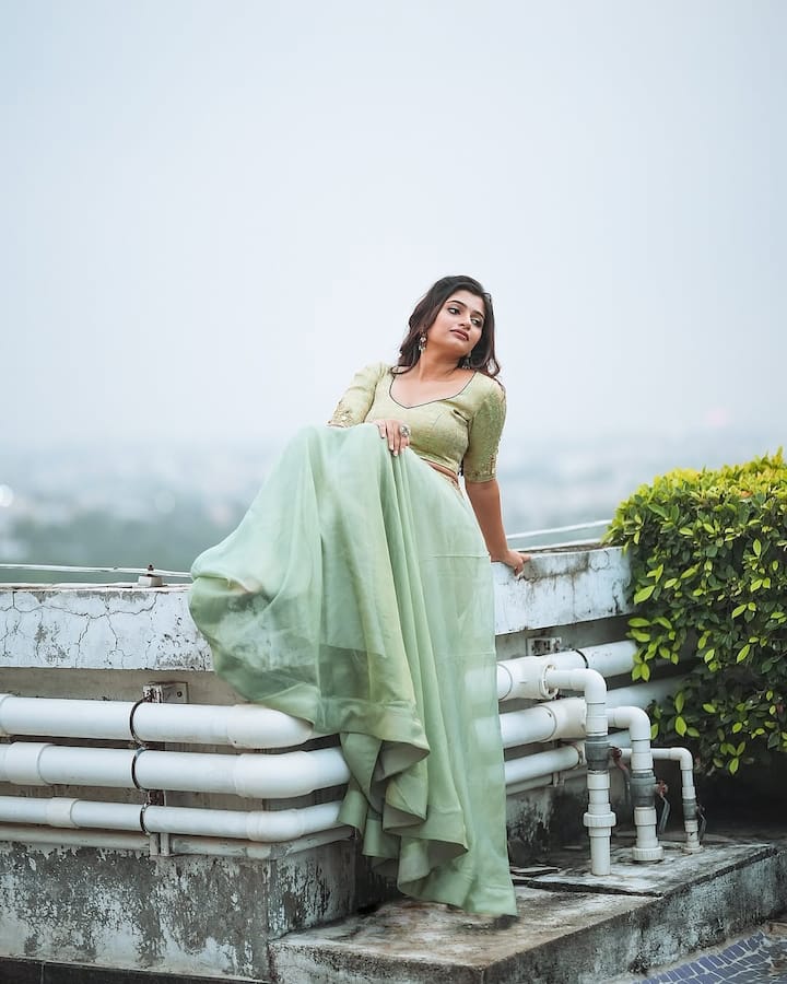 விஜய் டிவியில் ஒளிபரப்பாகி வரும், பிக்பாஸ் தமிழ் சீசன் 8 நிகழ்ச்சியில் போட்டியாளர்களில் ஒருவராக கலந்து கொண்டுள்ளவர் பாரதி கண்ணம்மா சீரியல் நடிகர் அருண். இவர் பிக்பாஸ் நிகழ்ச்சியில் கலந்து கொள்ள காரணம், கடந்த சீசனில் டைட்டில் வின்னராக இருந்த அர்ச்சனாவின் காதலர் என்பது தான்.