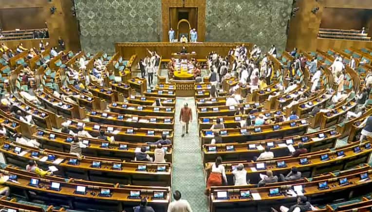 one-nation-one-election-bill-will-present-in-parliament-on-17-december-2024-opposition-will-oppose-while-government-is-ready-to-counter ਲੋਕ ਸਭਾ 'ਚ ਅੱਜ ਪੇਸ਼ ਹੋਵੇਗਾ 'One Nation One Election' ਬਿੱਲ, ਵਿਰੋਧੀਆਂ ਦੇ ਵਿਰੋਧ ਕਰਨ 'ਤੇ ਮੋਦੀ ਸਰਕਾਰ ਨੇ ਕੀਤੀ ਤਿਆਰੀ