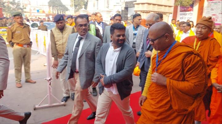 राष्ट्रपति अनुरा कुमारा दिसानायके बोधगया आने से पहले नई दिल्ली में पीएम नरेंद्र मोदी, राष्ट्रपति द्रौपदी मुर्मू सहित कई शीर्ष नेताओं से मुलाकात कर चुके हैं.