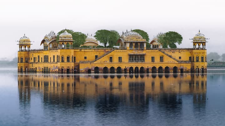 With wedding destinations like Udaipur, Jaipur and Jodhpur, the region is just perfect for anyone seeking a celebration that is cut above the rest.