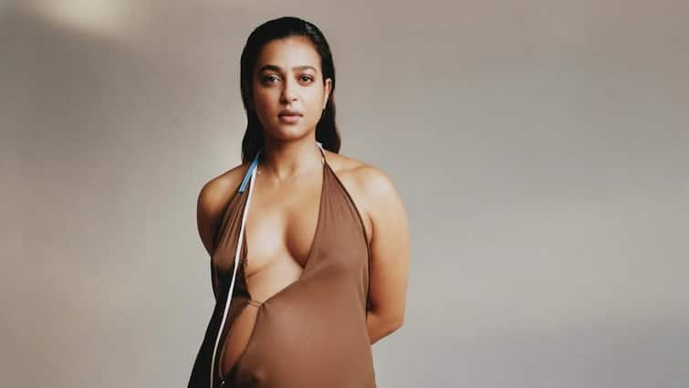 Radhika Apte Flaunts Baby Bump In Stunning Photoshoot Days Before Delivery, See All Pics