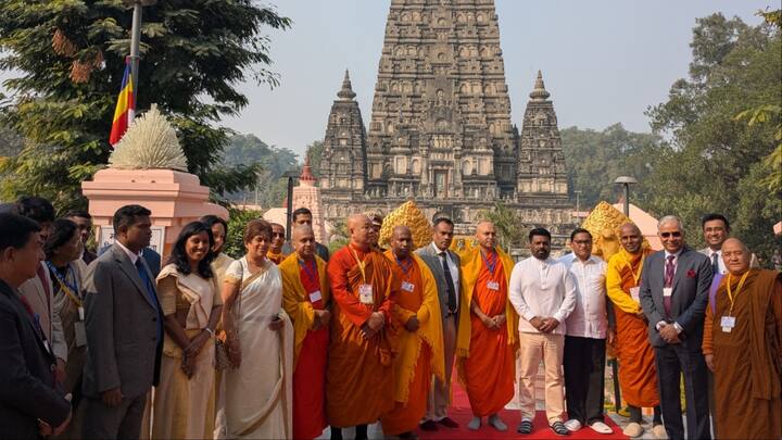 उन्होंने नई दिल्ली में भारतीय व्यापार जगत के नेताओं के साथ भी चर्चा की है. साथ ही भारत और श्रीलंका के आर्थिक संबंधों, बहुआयामी और पारस्परिक रूप से मजबूत होने की उम्मीद की है.