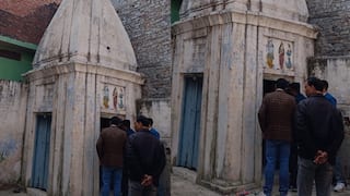 Sambhal News: संभल में मिला राधा-कृष्ण का एक और बंद मंदिर, प्रशासन ने खुलवाया ताला, साफ-सफाई शुरू