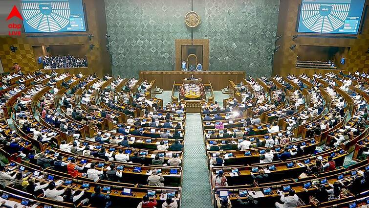 BJP likely to issue notices to around 20 MPs absent during voting on the One Nation, One Election Bill in Lok Sabha One Nation One Election : 'এক দেশ, এক ভোট' নিয়ে ভোটাভুটির সময় লোকসভায় অনুপস্থিত ২০-র বেশি দলীয় সাংসদ, নোটিস ধরাতে পারে BJP