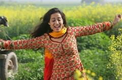 फौज की नौकरी छोड़कर बॉलीवुड में जमाया अपना सिक्का, जानिए कैसे एक हादसे ने पलट इस हसीना की जिंदगी?