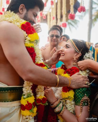 Keerthy Suresh Wedding: கீர்த்தியின் திருமணத்தின் புடவையில் கலக்கிய த்ரிஷா! பொண்டாட்டியோடு போஸ் கொடுத்த அட்லீ  - வைரல் போட்டோ!
