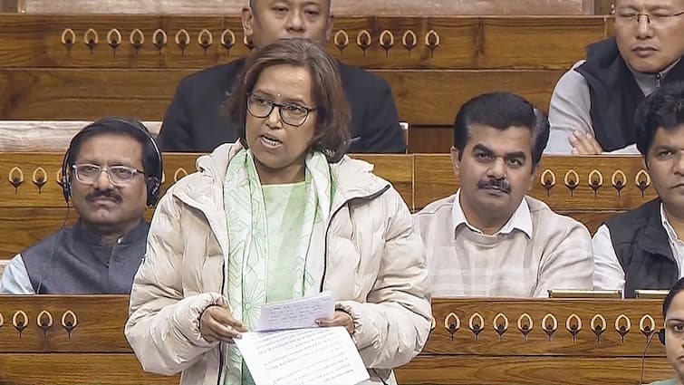 बांग्लादेश और मणिपुर पर केंद्र सरकार की खिंचाई, कांग्रेस ने इंदिरा-राजीव के काम गिनाए
