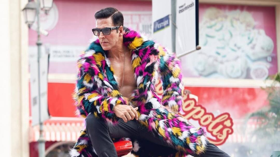 Akshay Kumar Gets Hooked On Pushpa 2, Delivers Allu Arjun's Iconic Dialogue Akshay Kumar Gets Hooked On Pushpa 2 Allu Arjun Iconic Dialogue Akshay Kumar Gets Hooked On Pushpa 2, Delivers Allu Arjun's Iconic Dialogue