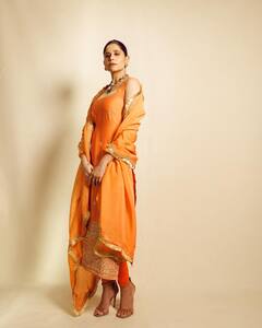 PHOTO: मराठी अभिनेत्री सई ताम्हणकर नेहमी हटके आणि बोल्ड लुकने चर्चेत; पाहा फोटो!