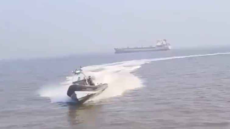 Moment When Speed Boat Rammed Into 'Neelkamal' Ferry, Which Capsized Killing 13 In Mumbai — On Cam