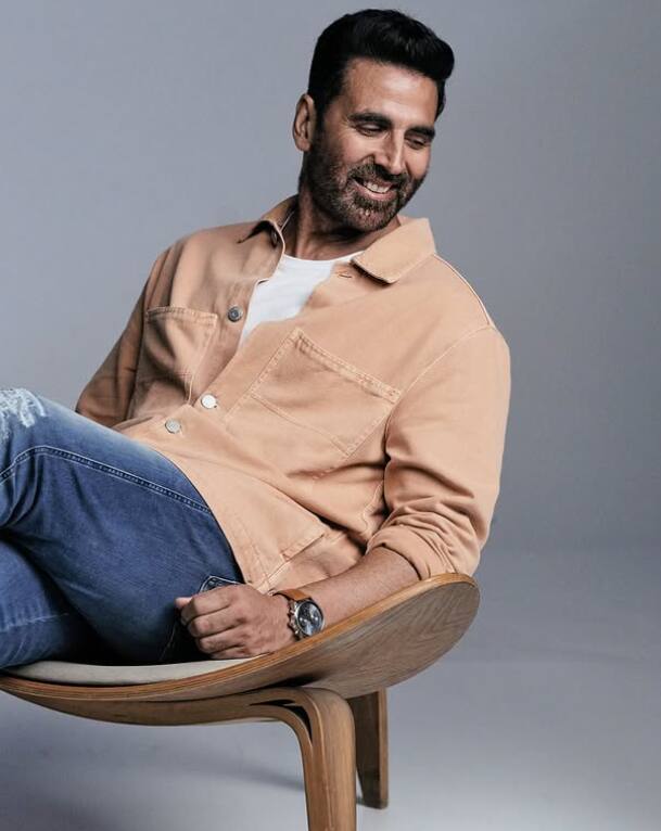 फिल्म अतरंगी रे में अक्षय कुमार का 35-40 मिनट का कैमियो था. रिपोर्ट्स के मुताबिक उन्होंने इसके लिए 27 करोड़ रुपये चार्ज किए थे.