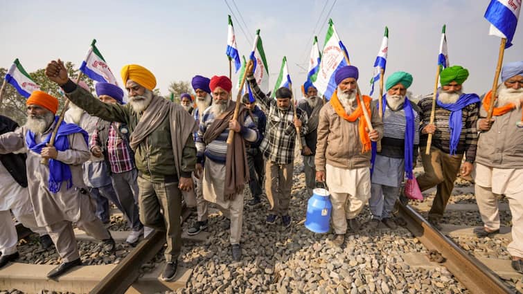 Protesting Farmers Call For 'Punjab Bandh' On December 30 To Press For Demands