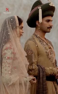 Celebrating 9 Years Of Sanjay Leela Bhansali's Bajirao Mastani