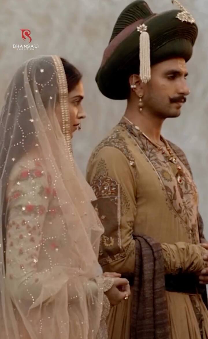 Sanjay Leela Bhansali's 'Bajirao Mastani' has completes 9 years today.