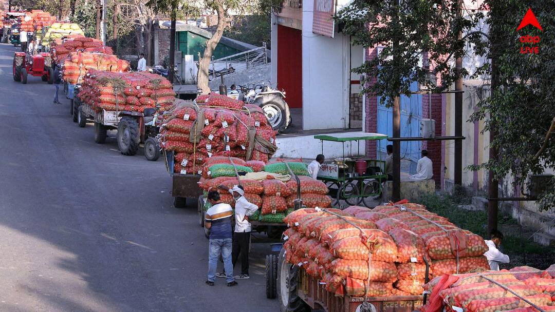ভারতের বিরুদ্ধে হম্বিতম্বি করেও ভারত থেকেই বিপুল পরিমাণ আলু আমদানি বাংলাদেশের ভারতের বিরুদ্ধে হম্বিতম্বি করেও ভারত থেকেই বিপুল পরিমাণ আলু আমদানি বাংলাদেশের