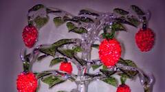 फिरोजाबाद हस्तशिल्फ कारोबार की बढ़ी रौनक, आगामी त्यौहारों मे अच्छे कारोबार की उम्मीद