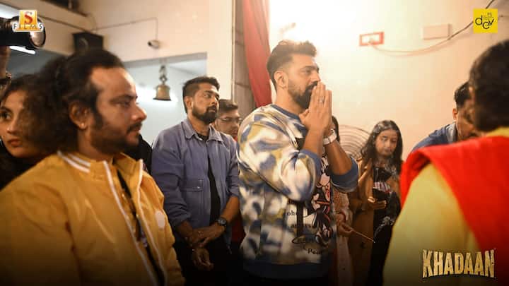 অন্য ভাষার ছবির মধ্যে এখন সবচেয়ে দাপট দেখাচ্ছে যে ছবিটি, সেটি হল 'অল্লু অর্জুন'-এর 'পুষ্পা'। ছবিটি ইতিমধ্যেই হাজার কোটির লক্ষ্যমাত্রা ছুঁয়েছে। দলে দলে মানুষ ভিড় করে দেখতে আসছেন এই ছবি।