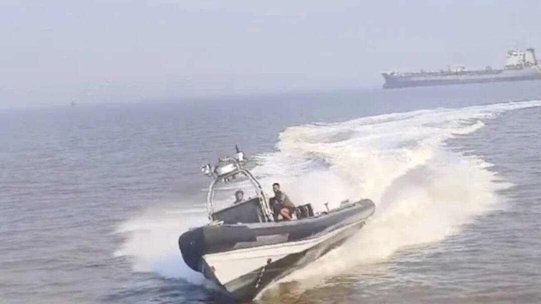 On Camera, 14 Killed After Speedboat Rams Ferry With 80 On Board Near Mumbai மும்பையில் படகு கவிழ்ந்து விபத்து - 13 பேர் உயிரிழப்பு - மீட்பு பணிகள் தீவிரம்!