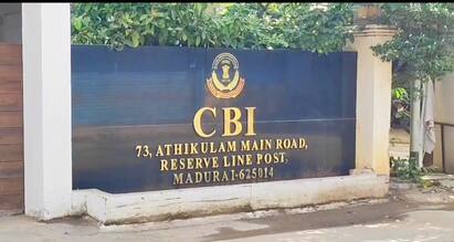 Madurai 3.5 lakh bribe to reduce GST taxi  Deputy Commissioner arrested tnn ஜி.எஸ்.டி வரியை குறைக்க ரூ. 3.5 லட்சம் லஞ்சம் கையும் களவுமாக சிக்கிய துணை ஆணையர்