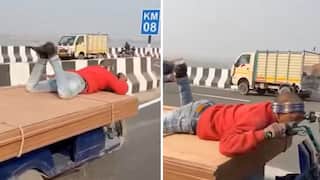 ई-रिक्शा चलाने वाला बन गया सुपरमैन, बोर्ड पर लेटकर रिक्शा चलाने का वीडियो वायरल