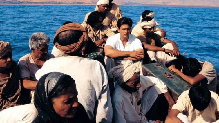 Ashutosh Gowariker Celebrates 20 Years Of Swades, Thanks Shah Rukh Khan For...