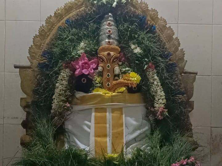 karur Sri Karpaga Vinayagar kovil Margazhi month Sangadahara Chaturthi festival tnn கரூரில் பல்வேறு ஆலயங்களில் மார்கழி மாத சங்கடஹர சதுர்த்தி விழா