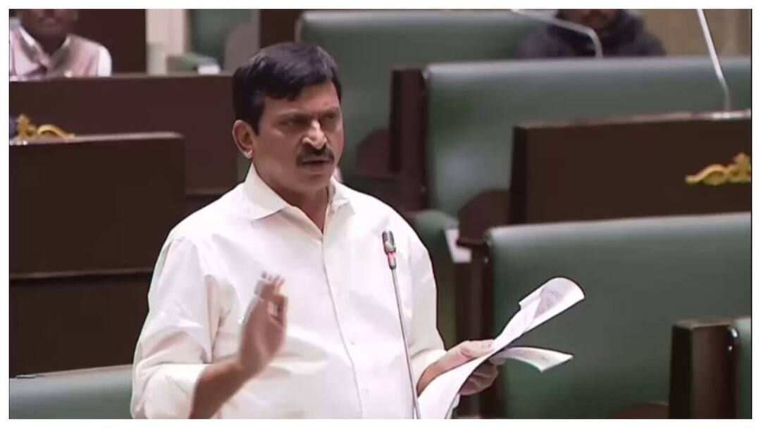 Bhu Bharati Act 2024: తెలంగాణలో అసెంబ్లీలో భూభారతి బిల్లు- దోచుకున్న భూములు స్వాధీనం చేసుకుంటామని మంత్రి హెచ్చరిక Revanth government brought BhuBharati Act in Telangana by amending ROR Act-2020 Bhu Bharati Act 2024: తెలంగాణలో అసెంబ్లీలో భూభారతి బిల్లు- దోచుకున్న భూములు స్వాధీనం చేసుకుంటామని మంత్రి హెచ్చరిక